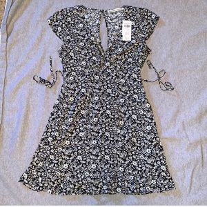 Abercrombie & Fitch black and white floral dress
